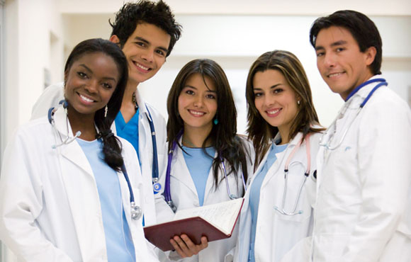 Formation d’Infirmièr(e) ou de Kinésithérapeute à L’Institut Abokrat avec 0dhs de frais d’Inscription!