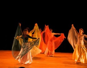 Développez votre féminité grâce à la danse Orientale! Un Mois de Danse Orientale à 149dhs seulement au lieu de 400!