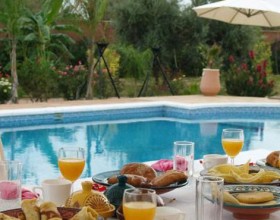 Marrakech: Nuitée et petits déjeuners pour deux à la Kasbah Chwiter pour moins de 330dhs!