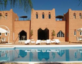 Marrakech: Nuitée et petits déjeuners pour deux à la Kasbah Chwiter pour moins de 370dhs!